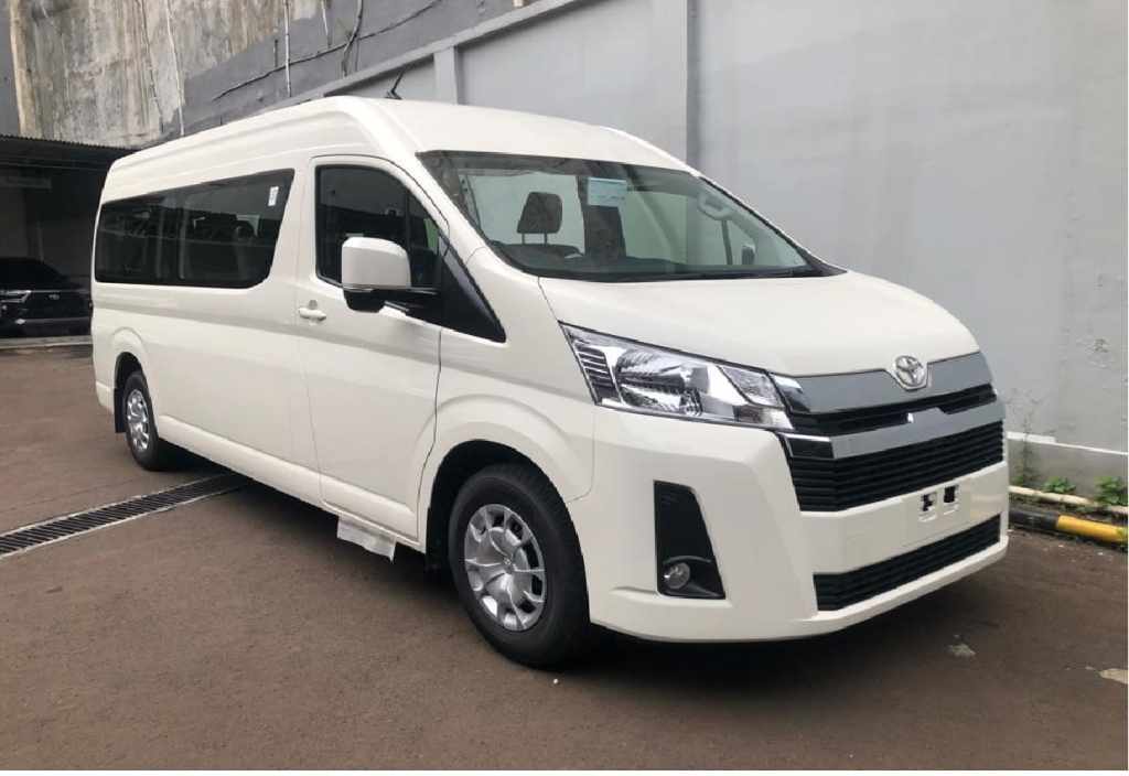 Jelajahi Bandung dengan Sewa Mobil Hiace